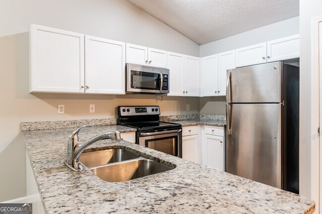 Building Photo - 234 Bainbridge Cir