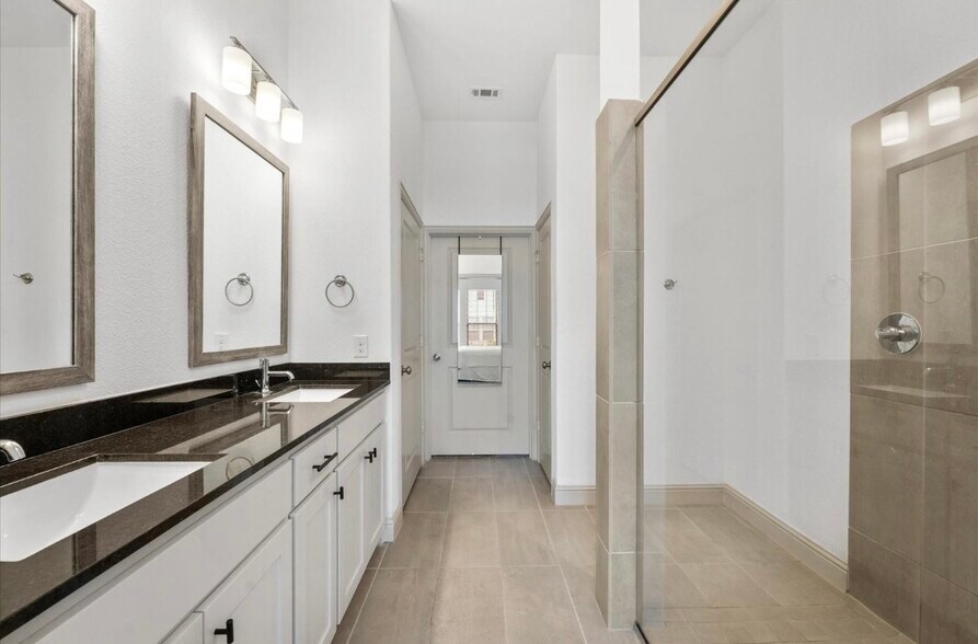 Bathroom 1 - 1049 4th St