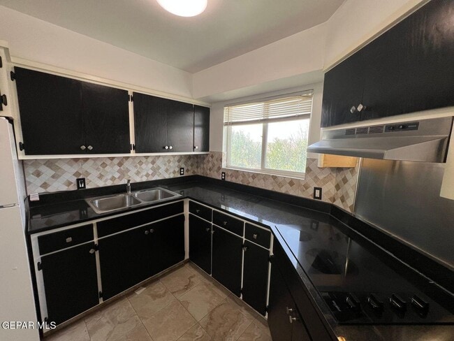 Building Photo - 540 S Yarbrough Dr