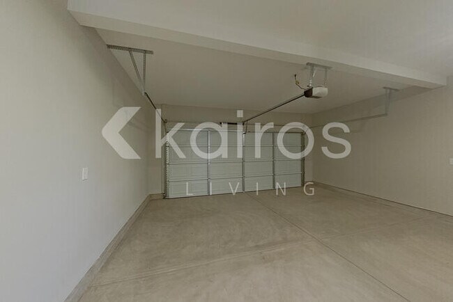 Building Photo - 5062 Cobalt Fls Bnd