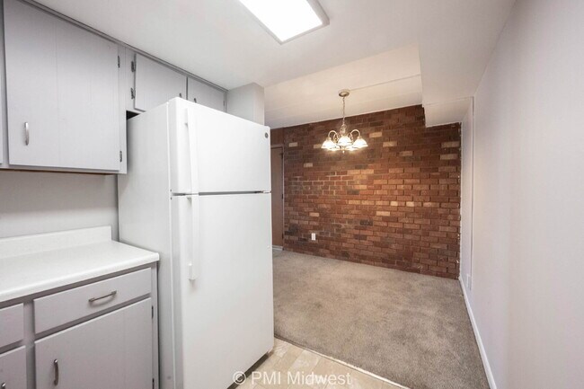 Building Photo - "Charming 1-Bedroom Retreat in Shelbyville – 690 Sq. Ft. of Cozy Living!"