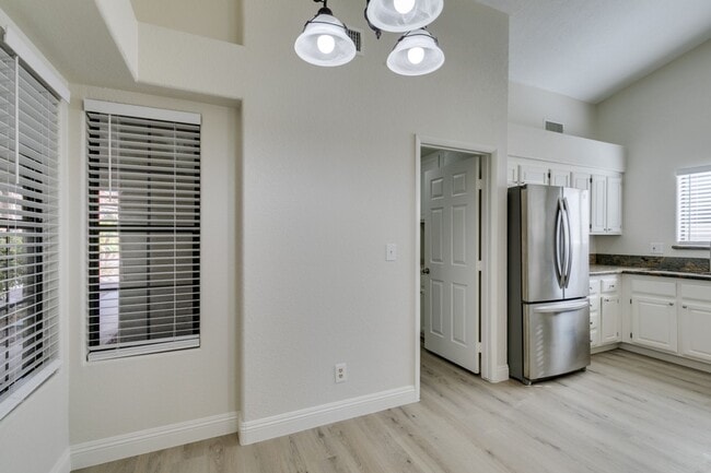 Building Photo - Lovely 1 story home near Warm Springs and Green Valley Pkwy with LARGE backyard!