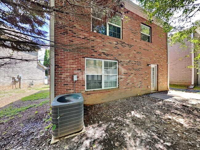 Building Photo - 204 Rankin Cir