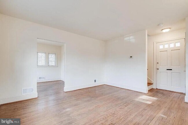 Building Photo - 1670 N Longfellow St