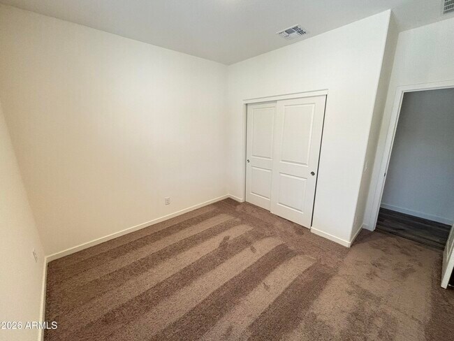 Building Photo - 675 N Crowned Dove Trail