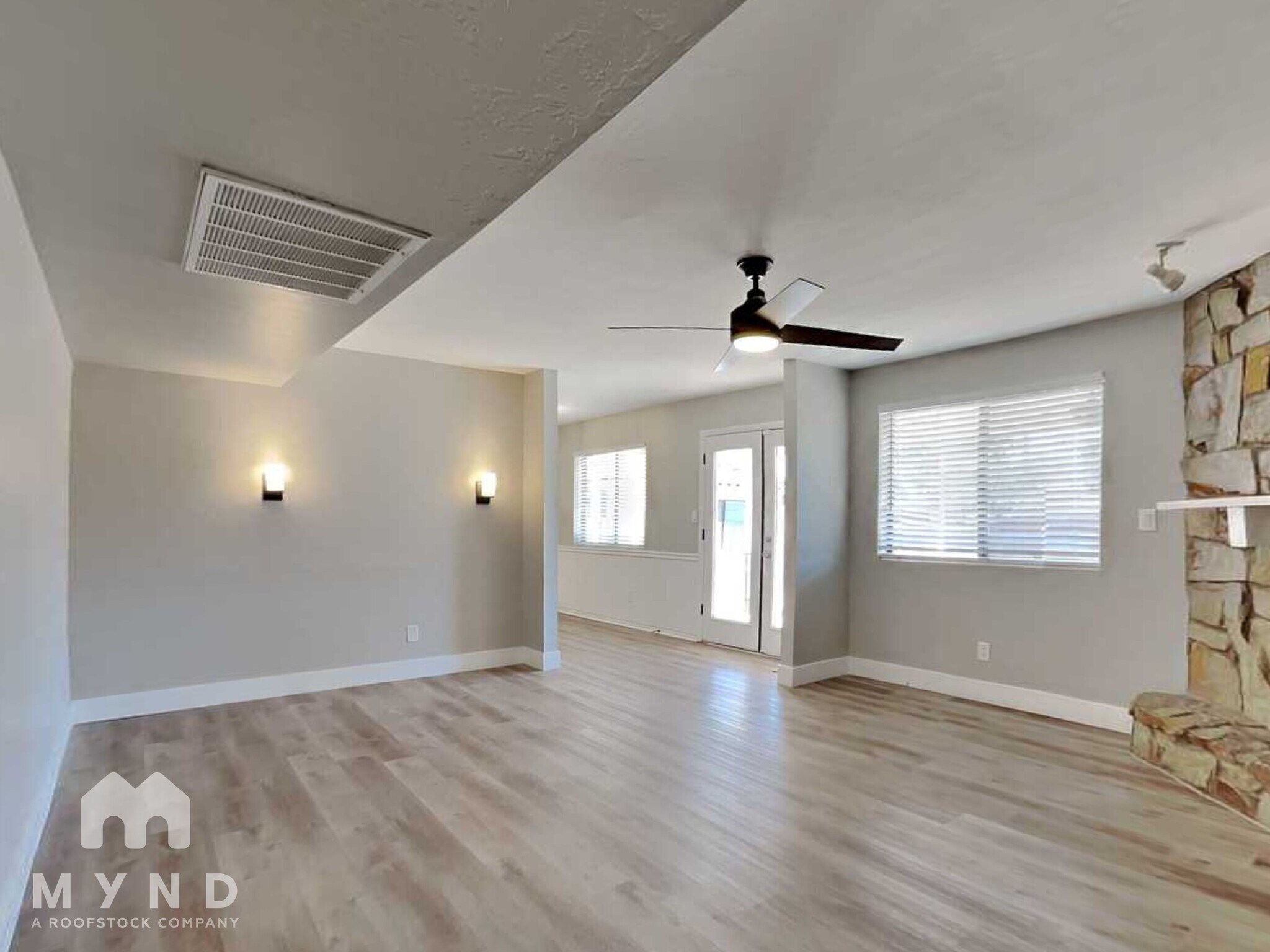 Building Photo - 7043 E Hearn Rd