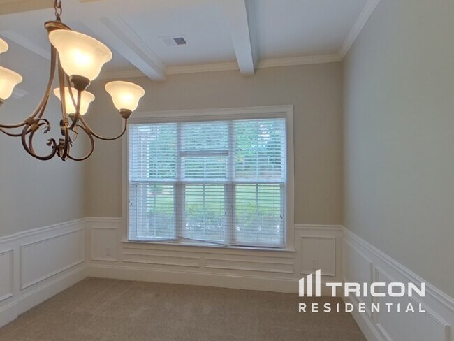 Building Photo - 105 Jaclaire Ln