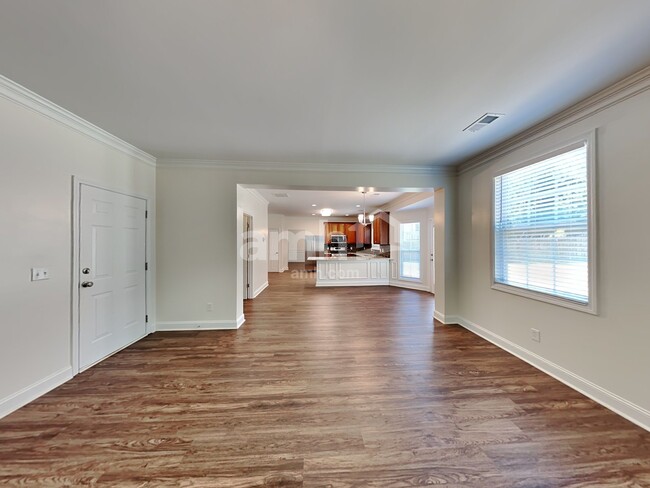 Building Photo - 7014 Roselake Cir