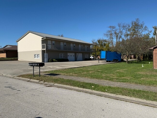 Building Photo - 419 Gibson Ln