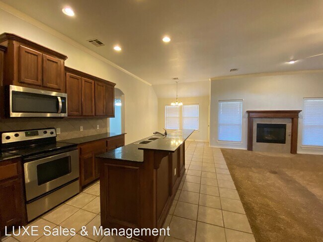 Building Photo - 4 br, 2 bath House - 2405 NW 152nd Street
