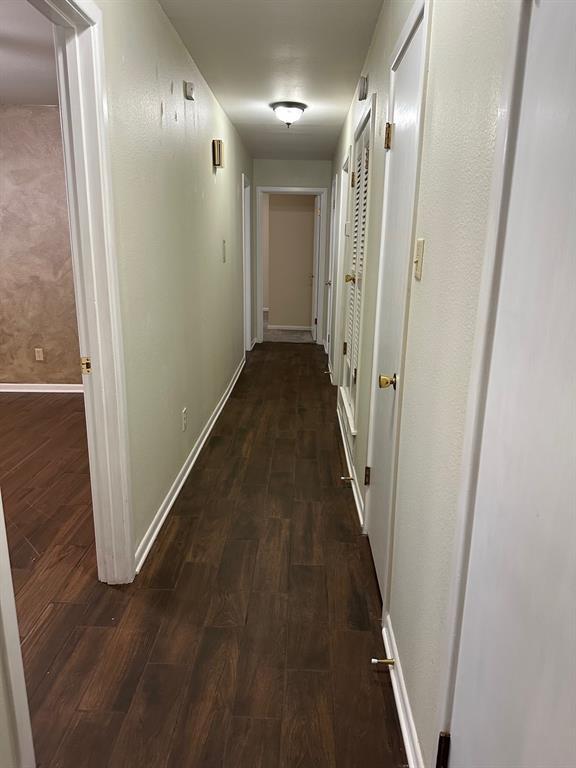 Building Photo - 4050 Brookhollow Dr
