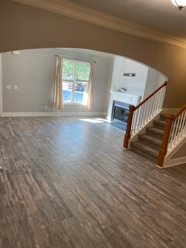 Building Photo - 183 Augusta Ave