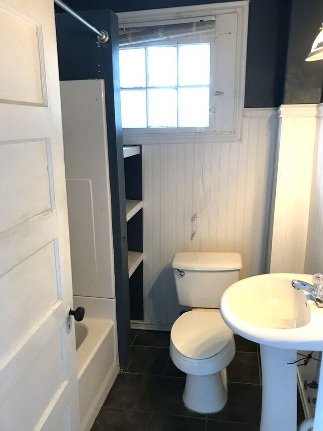 Building Photo - 89C