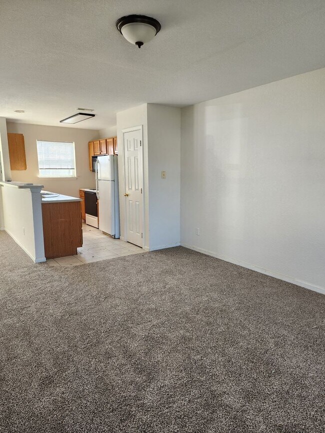 Building Photo - 2681-2683 E Oakbrook Dr