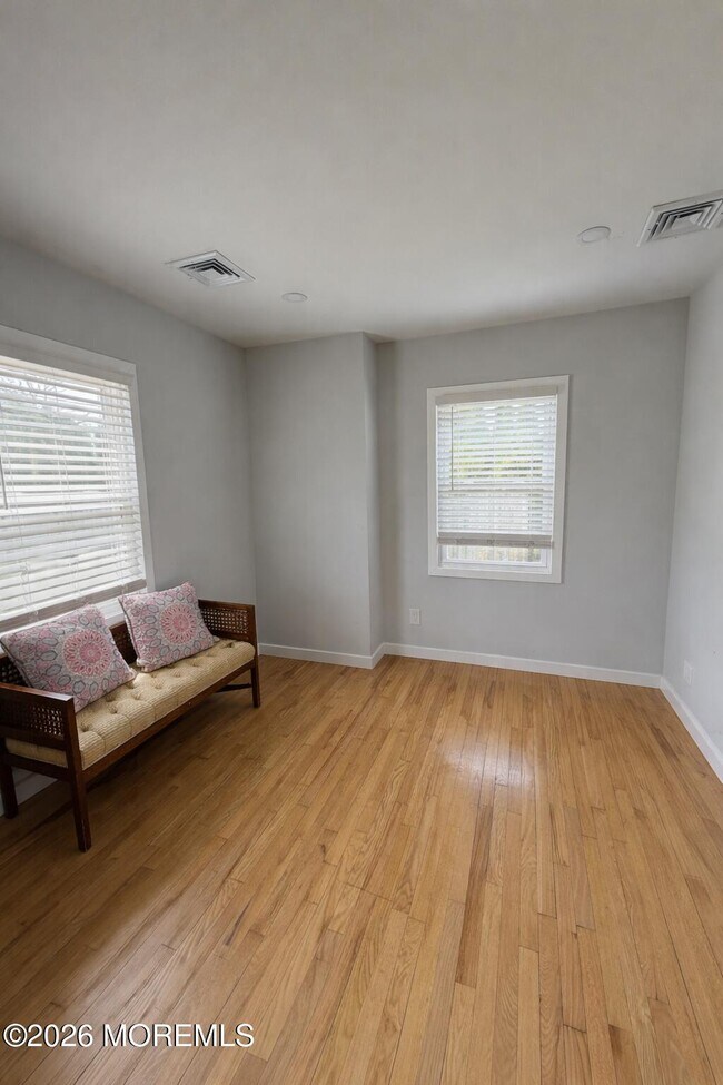 Building Photo - 10 Cambell Ct