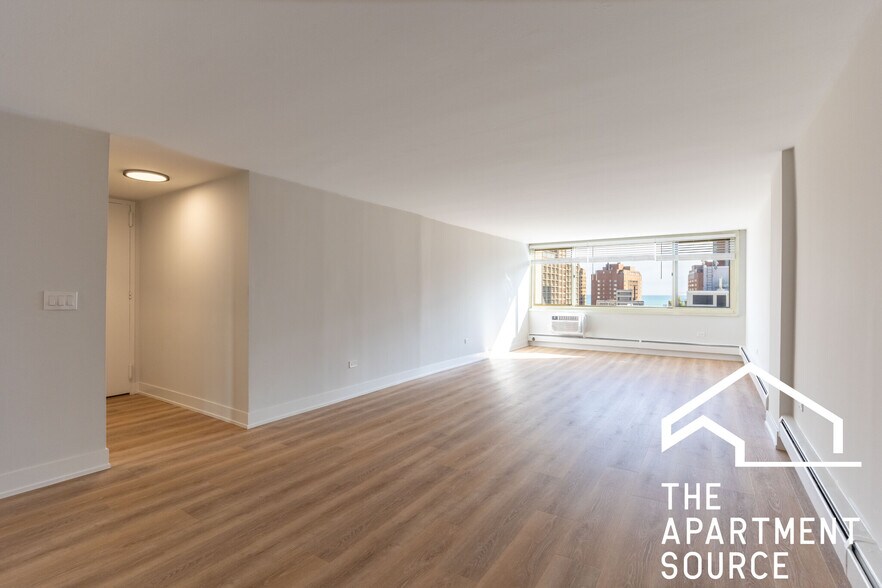 Primary Photo - 1344 N Dearborn St