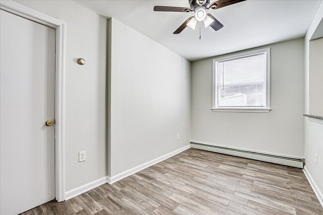 Building Photo - 217 Smith St