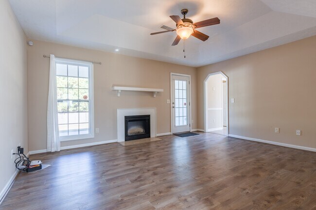 Building Photo - 413 Spurlin Ct