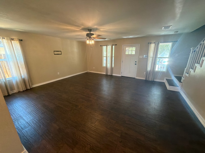 Building Photo - 212 Lipan Dr