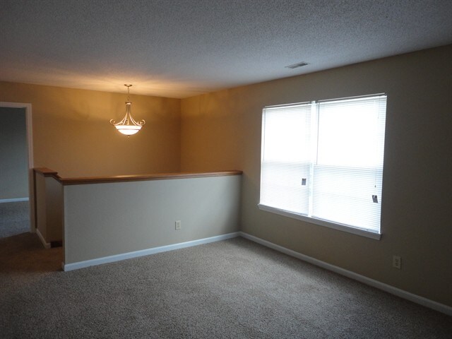 Building Photo - 743 Millbrook Dr