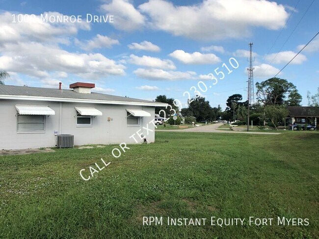 Building Photo - 1000 Monroe Dr