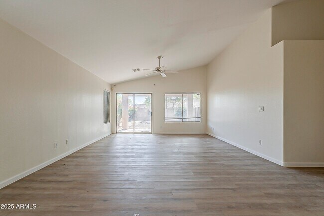 Building Photo - 15728 N 104th St