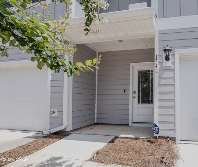 Building Photo - 1749 Jakes Dr