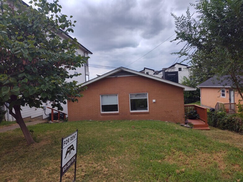 Building Photo - 1017 Wade Ave