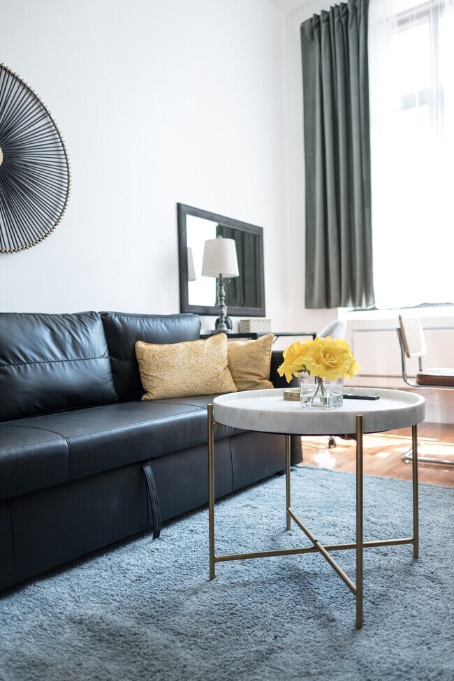 Building Photo - 32 W 86th St