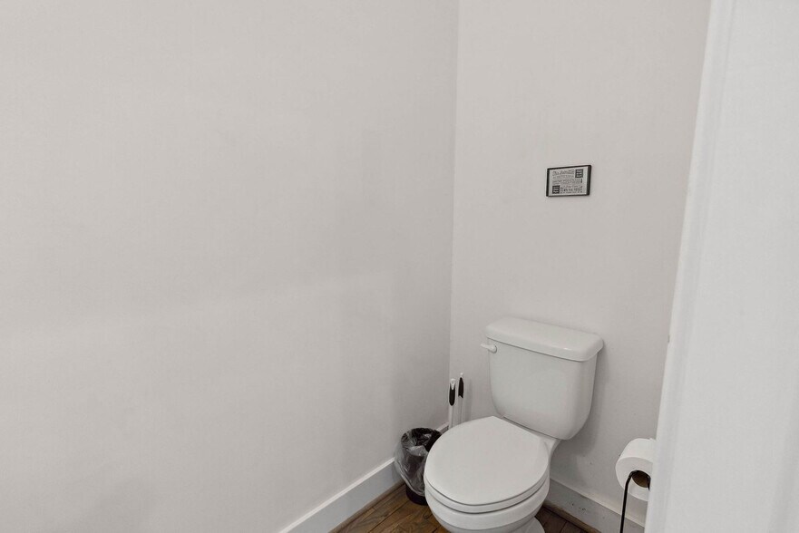 Building Photo - 960 9th Ave S