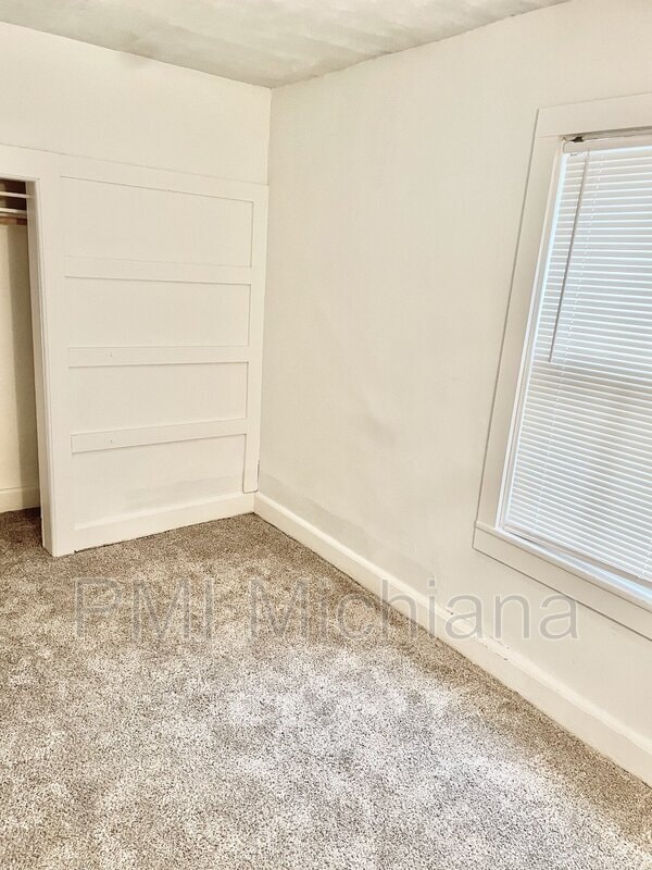 Building Photo - 514 W Madison St