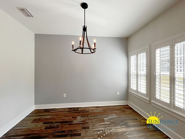 Building Photo - Stunning 3 Bedroom Home in North Crestview!