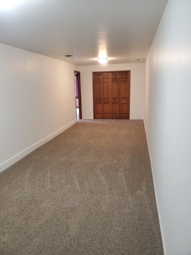 Building Photo - 531 E Dearborn St