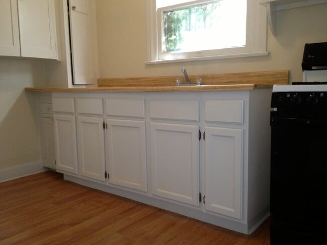 Building Photo - 122 S Westmoreland Ave