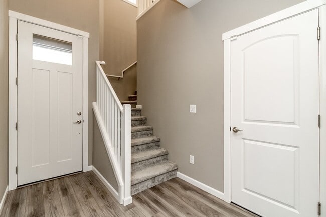 Building Photo - Beautiful 3 Bedroom 2.5 Bathroom Property