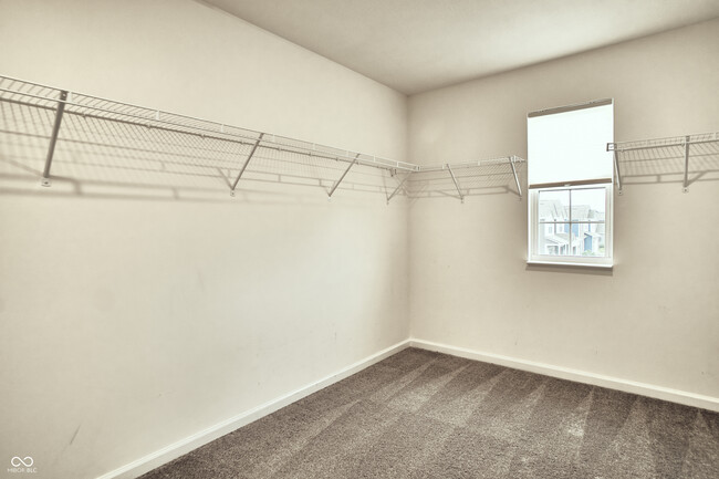 Building Photo - 681 N Crystal Dr
