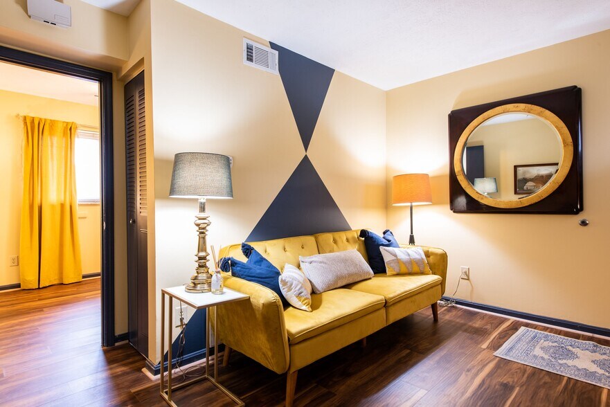 Building Photo - 1225 S 6th St