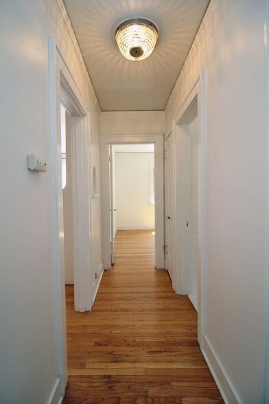 Building Photo - 2905 SE Alder St