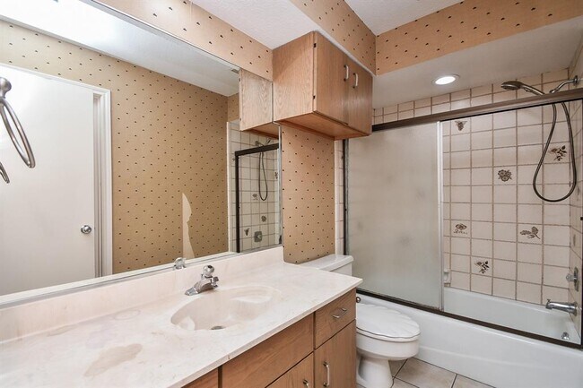 Building Photo - 7706 Coachwood Dr