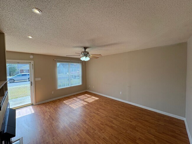 Building Photo - For Rent