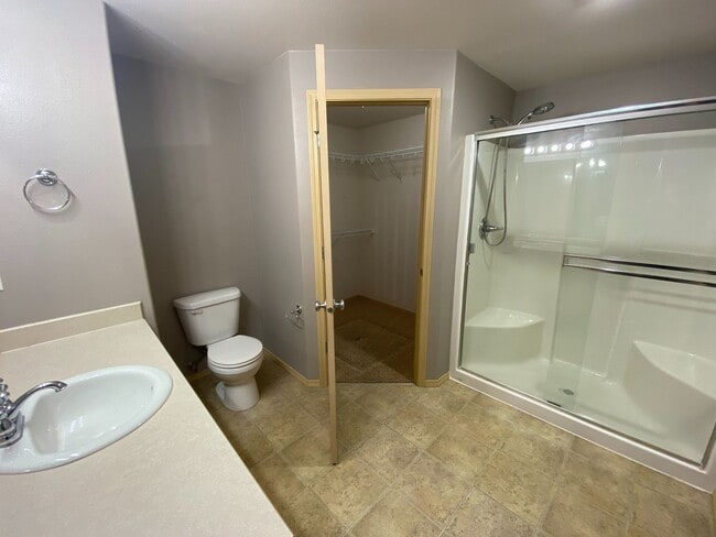 Building Photo - 5822 Austin Ct
