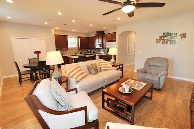 Building Photo - Orlando - Furnished, 4 Bedroom, 2 Bathroom...