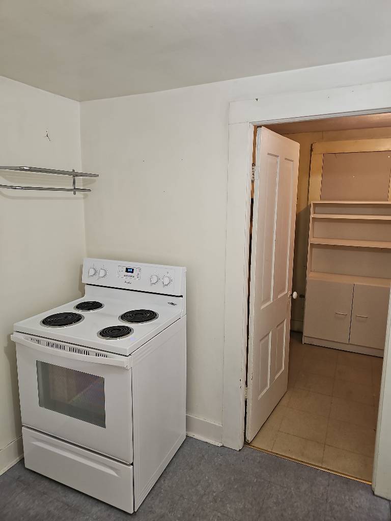 Building Photo - 614 Water St