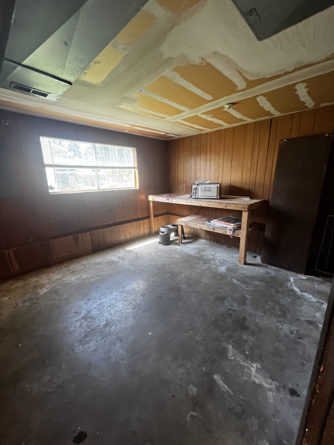 Building Photo - 41 E Alder Place East