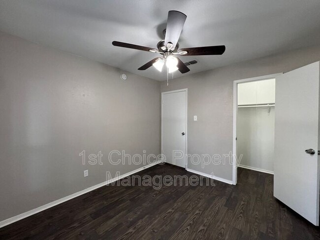 Building Photo - 709 Fair Meadows Dr