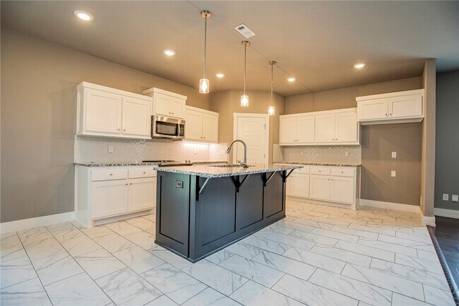 Building Photo - 2659 N Justin Dr