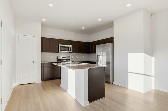 Building Photo - 103 S Torrent Ct