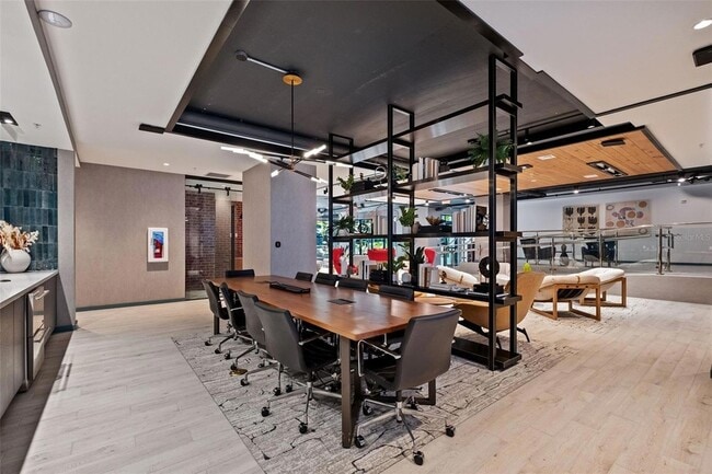 Building Photo - 1991 Main St