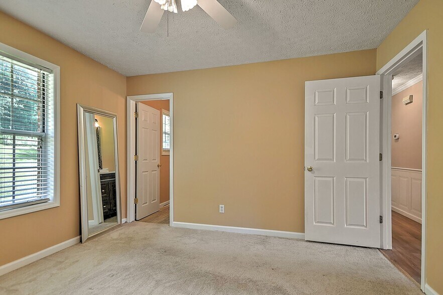 Building Photo - 185 Woodland Cir