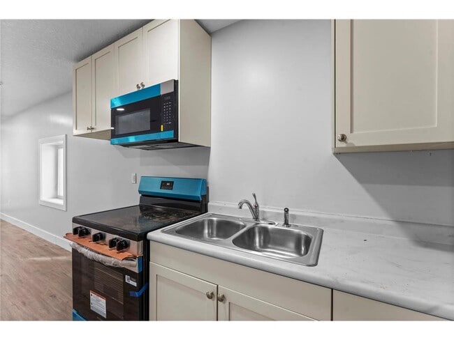 Building Photo - 1768 US-8